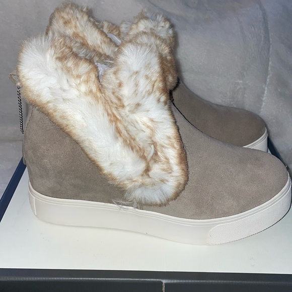 J/SLIDES SEAN Taupe Waterproof Suede - Picture 10 of 14